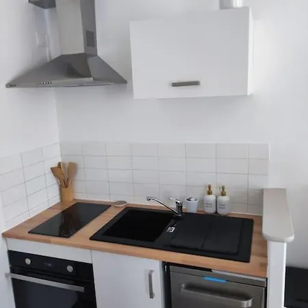 Charmante Maison Proche Quartier Calme 別荘 サンティレール・ド・リエ